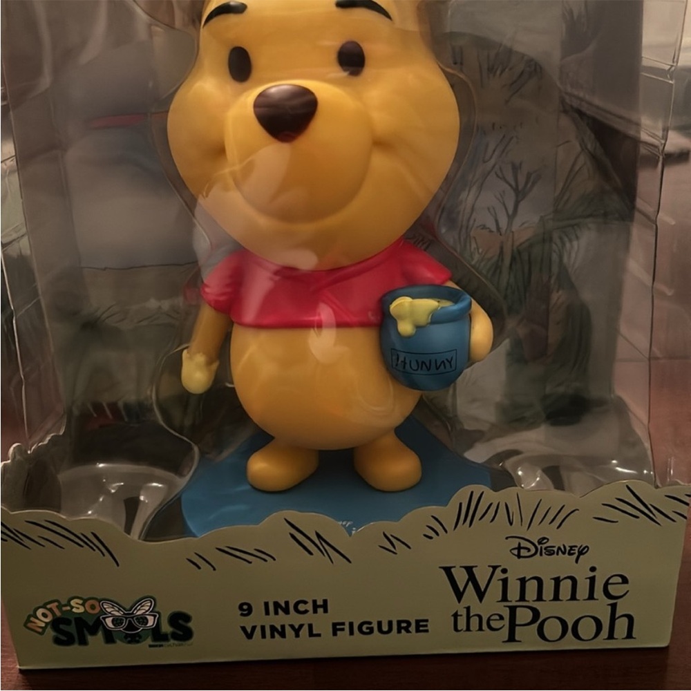 Disney Winnie the Pooh Vinyl Figure - Picture 2 of 8
